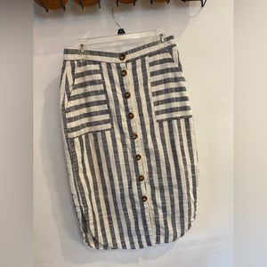 Size 8 Maeve midi skirt with button front